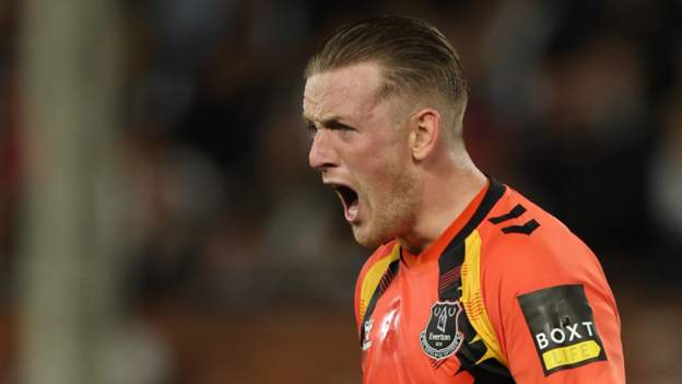 Fulham 0-0 Everton: Jordan Pickford helps visitors earn point at Craven Cottage