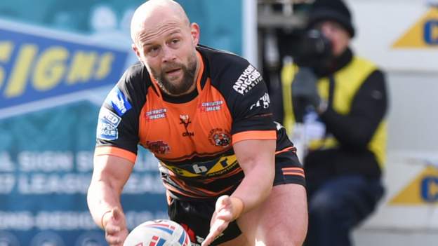 Winless Wakefield suffer derby loss at Castleford