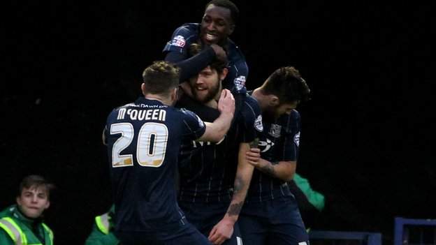 Southend United v Altrincham - 03/12/22