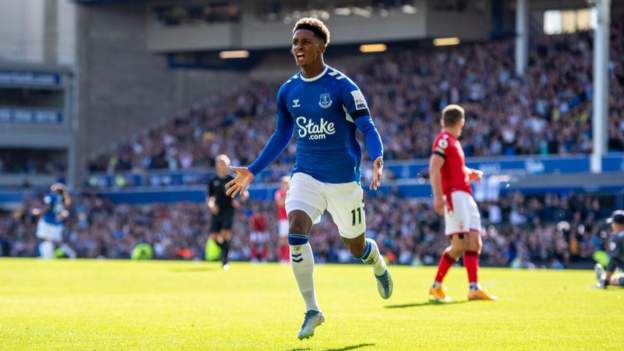 Everton 1-1 Nottingham Forest: Demarai Gray salvages Toffees point