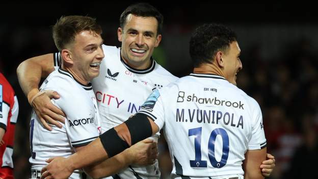 Saracens beat Gloucester for first win of season