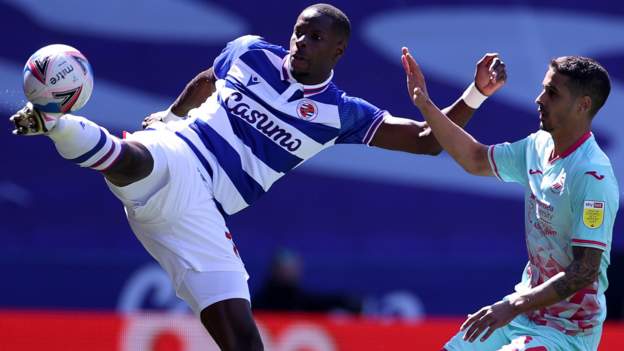 Reading 2-2 Swansea City: Swans clinch play-off spot as Royals miss out