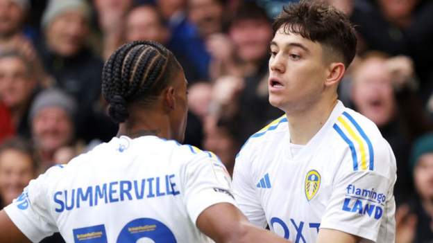 Leeds United 4-1 Huddersfield Town: Leeds cruise to win over Terriers after first-half goal blitz