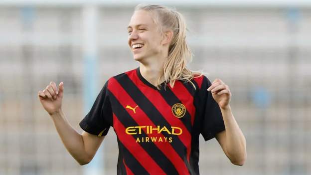 manchester-city-v-manchester-united-lifelong-city-fan-esme-morgan