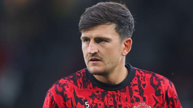 Ten Hag 'happy' Maguire is staying at Man Utd