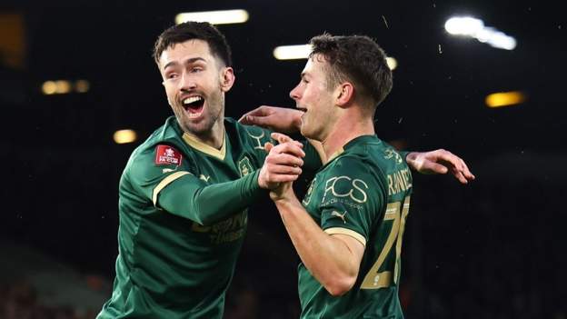 Randell earns Plymouth FA Cup replay with Leeds