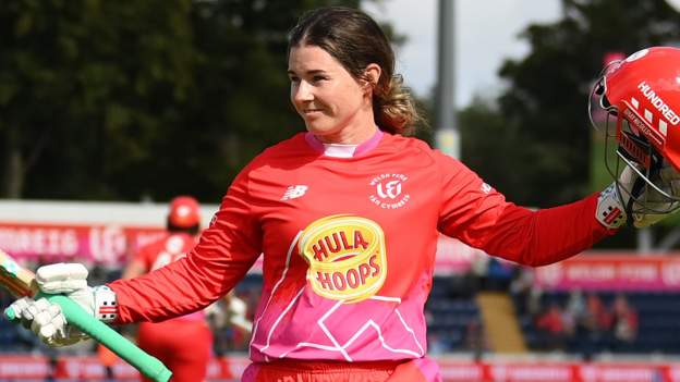 Beaumont hits first women's century in The Hundred