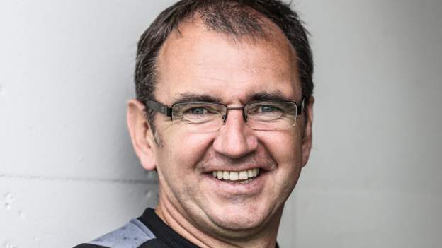 Graham replaces Fenlon as Linfield general manager