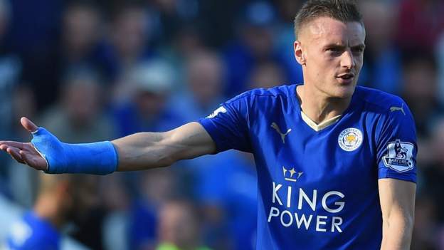 Jamie Vardy: Leicester striker playing despite broken wrist - BBC Sport