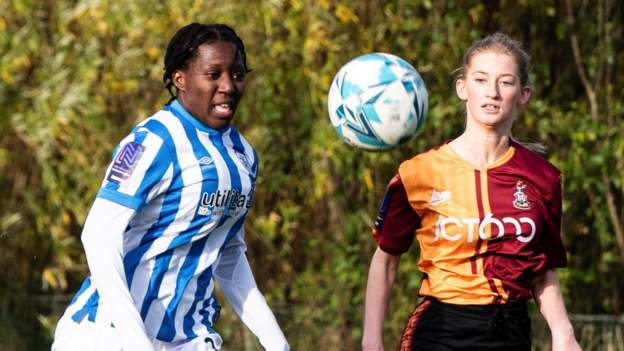 2022年女子非洲杯:布隆迪前鋒Falone Sumaili對非洲的重量級選手毫不畏懼