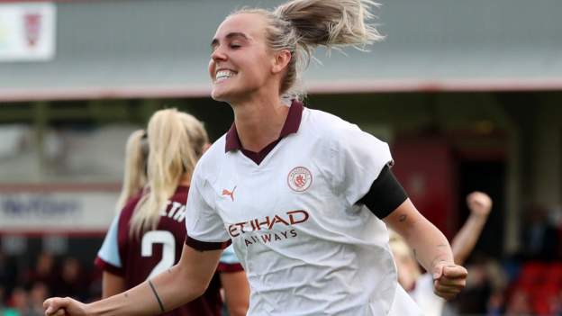 West Ham 0-2 Manchester City: Jill Roord scores on debut as visitors reduced to 10