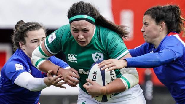 Ireland flanker Wall wary of French threat in Cork