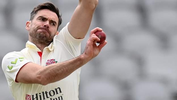 County Championship: James Anderson takes 1,000th first-class wicket