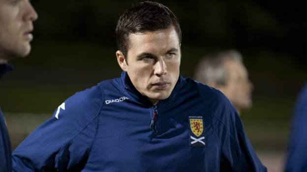 Don Cowie Joins Hearts After Release From Wigan - BBC Sport