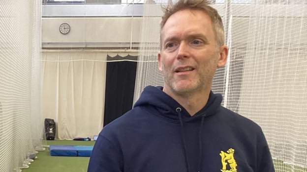 Warwickshire: Stuart Barnes appointed bowling coach to succeed Matt Mason