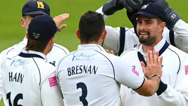 Bob Willis Trophy final: Warwickshire on verge of emphatic innings win against Lancashire