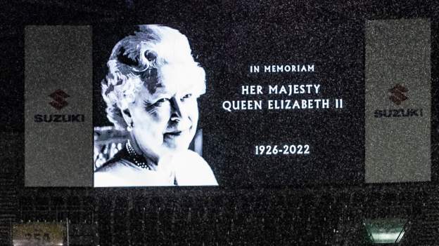 <div>Premier League: Minute's silence and national anthem part of tributes to Queen</div>