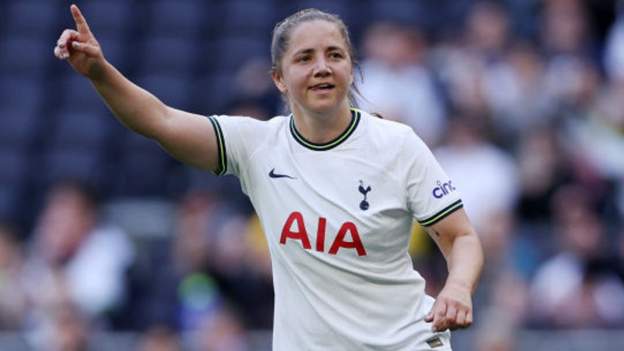 Spurs edge into Women's FA Cup quarter-finals