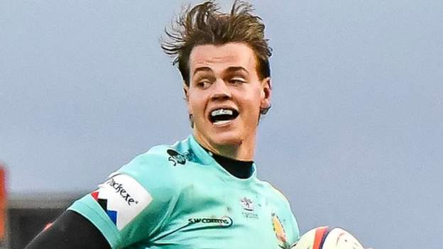 Jack Walsh: Ospreys sign fly-half from Exeter Chiefs