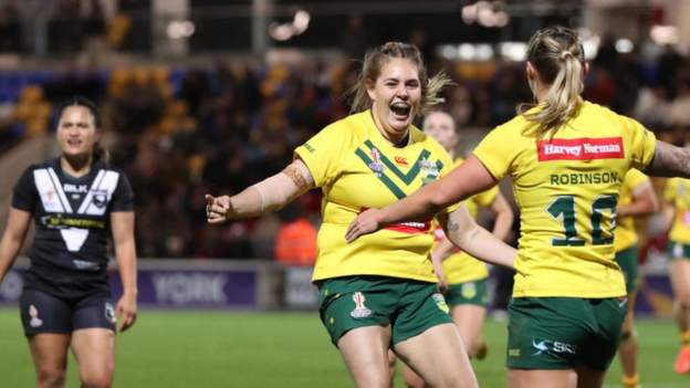 Australia beat NZ to avoid hosts England in semis