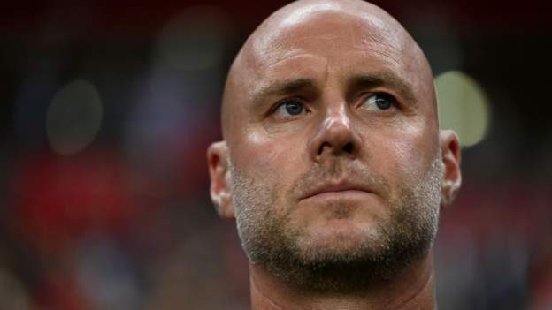 Wales boss Page receives FAW chief's backing