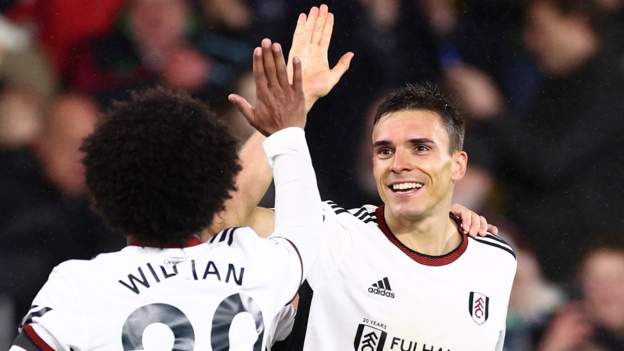 Fulham 2-1 Southampton: Saints stay bottom after fifth straight league defeat