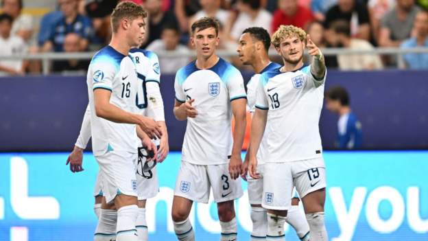 Campeonato Europeu Sub-21: Inglaterra mantém início perfeito com vitória por 2 a 0 sobre a Alemanha