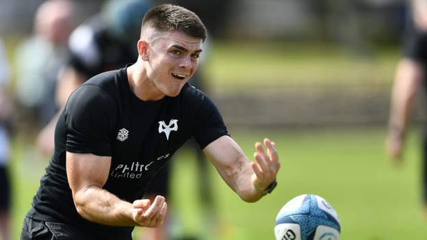 Reuben Morgan-Williams: Scrum-half signs new three-year Ospreys ...