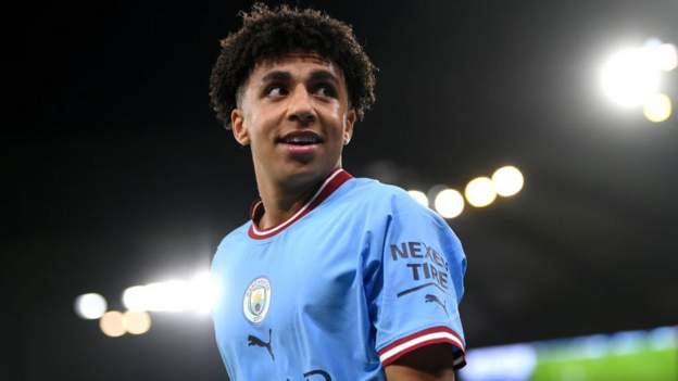 teenager-lewis-a-dream-for-man-city-guardiola
