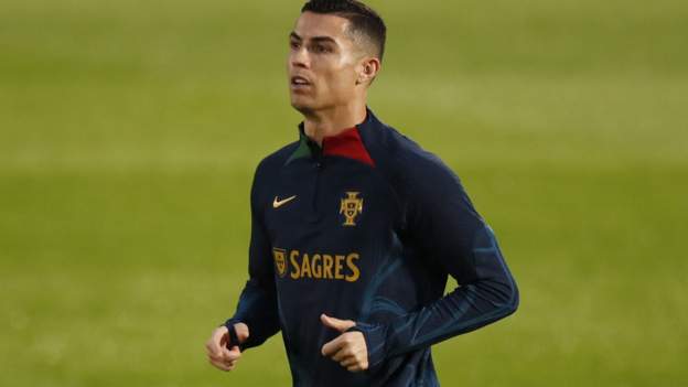 <div>Cristiano Ronaldo says Glazers don't care about Manchester United</div>