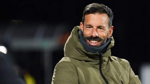 Ruud van Nistelrooy: PSV Eindhoven appoint former Manchester United striker as b..