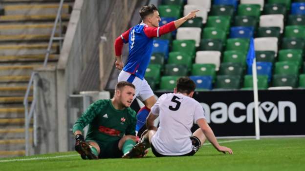 Holders Linfield see off Queen's in BetMcLean Cup