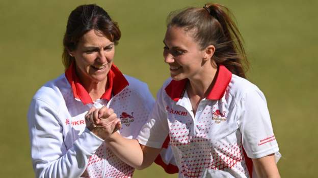 England lose thrilling lawn bowls pairs final