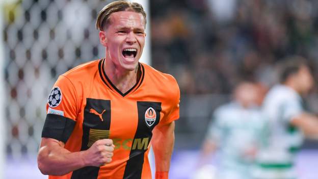 Mykhailo Mudryk: Chelsea sign Ukraine forward from Shakhtar Donetsk