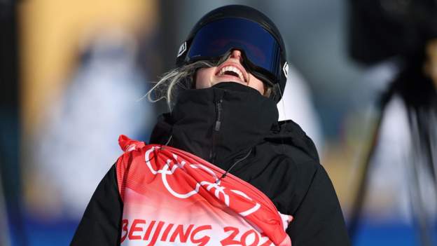 Winter Olympics: Zoi Sadowski-Synnott wins gold in women's slopestyle final