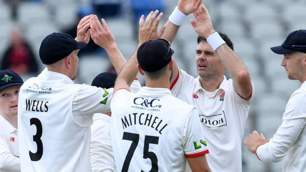 Anderson claims two Somerset scalps before rain