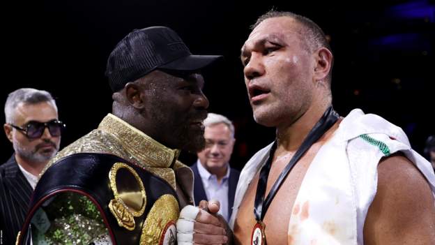 Derek Chisora v Kubrat Pulev: Briton beats Bulgarian on split decision