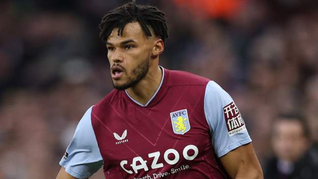 Mings signs new deal with Aston Villa until 2026