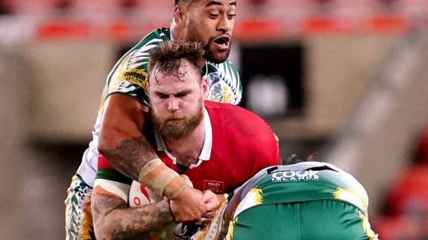 Rugby League World Cup: Wales 12-18 Cook Islands