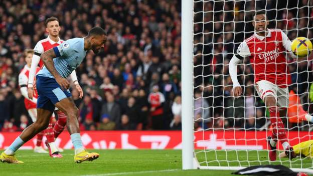 VAR did not draw guide lines for Brentford leveller