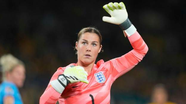 Man Utd reject bid for England goalkeeper Earps
