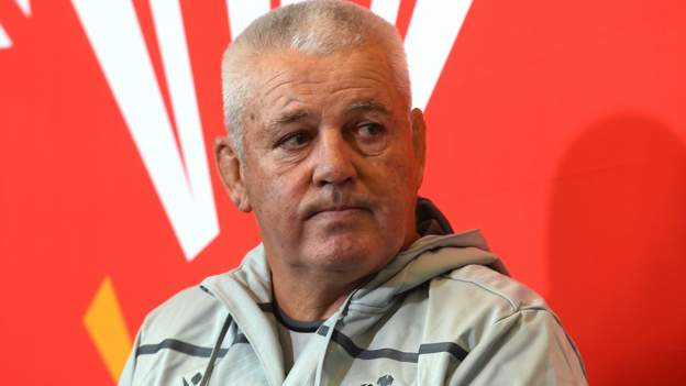 Gatland considered dropping older Wales players