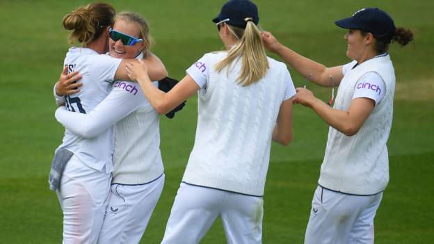 England Women V South Africa Women LIVE: One-off Test, Day Four - Score ...