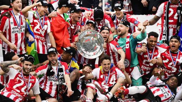 PSV Eindhoven beat Ajax to seal title - BBC Sport