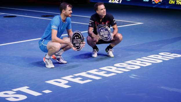 Jamie Murray and Bruno Soares win St Petersburg Open doubles title