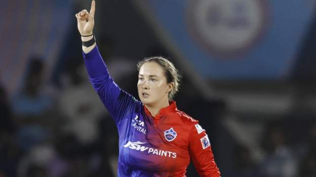 Women’s Premier League: Delhi Capitals schlagen UP Warriorz und ziehen direkt ins Finale ein