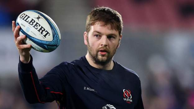 Ireland and Ulster lock Henderson agrees new deal