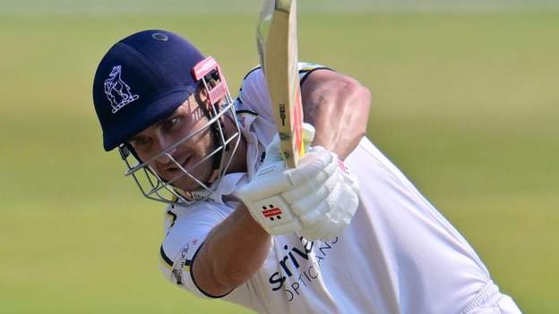 County Championship: Warwickshire’s Sam Hain hits century in opposition to Nottinghamshire