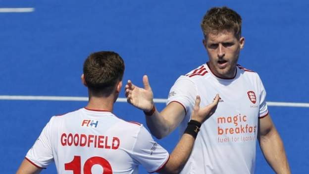 England beat Austria to keep alive semi-final hopes