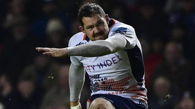 Saracens beat blunt Bristol to go 10 points clear
